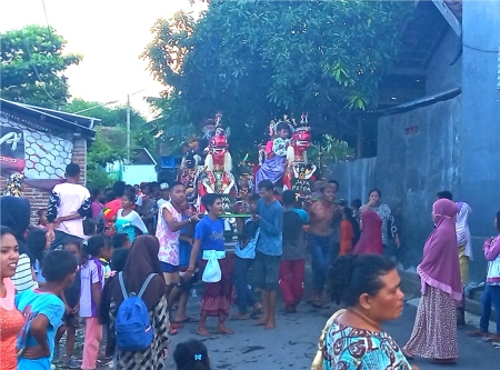 Tradisi Ngiring Praja / kuda-kudaan (ADAT SASAK)