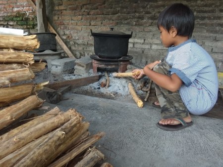 Tungku Kayu Bakar