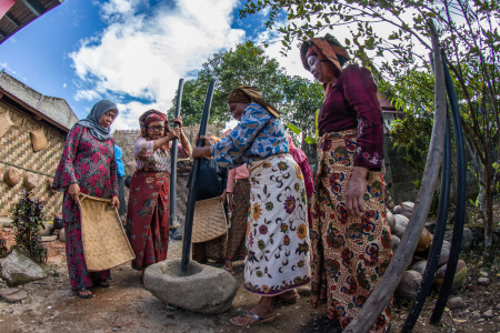 Semangat menjaga kelestarian suasana kampung