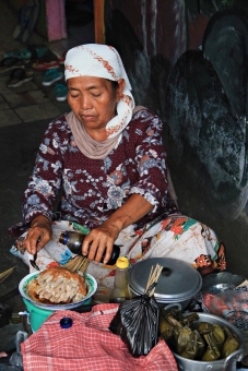 Ibu Penjual Sate