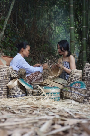 Belajar kerajinan anyaman bambu