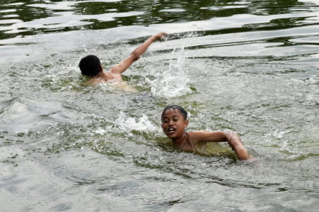 Berenang di Situ Cibanban
