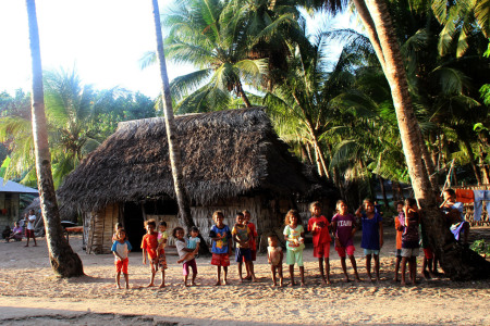 Anak-anak Pulau Moa