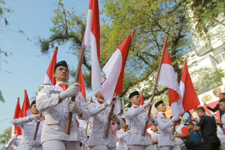 Pembawa bendera indonesia