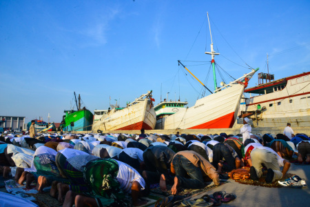 Sholat Ied di pelabuhan Sunda Kelapa