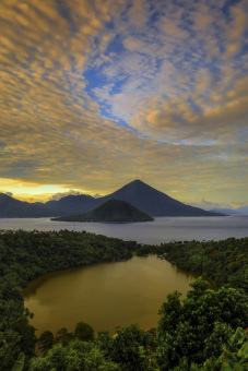 Landscape Indah Ternate dari atas Danau Laguna Ngade