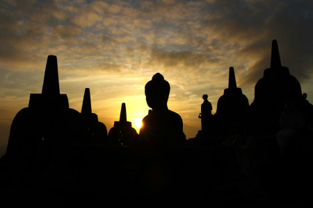 Matahari Terbit di Borobudur