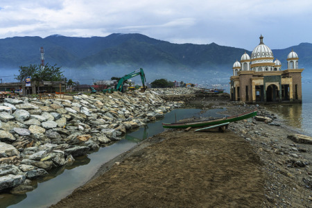 Pembangunan Tanggul Kota Palu Pasca Tsunami dan Gempa Bumi