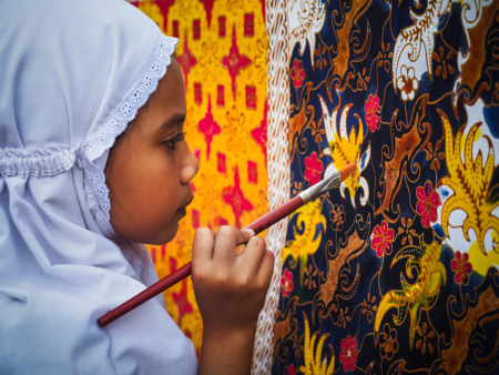 Belajar Mewarnai Batik