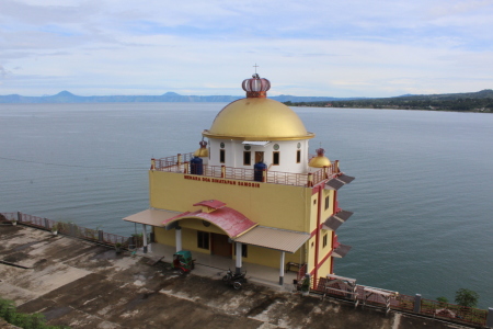 Menara Doa Danau Toba