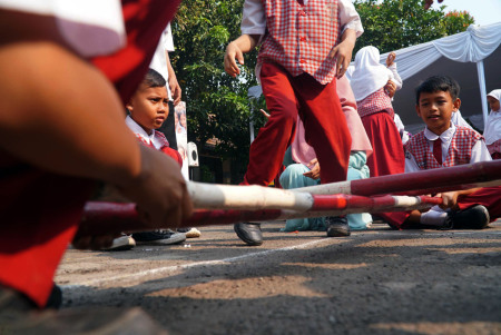 Keceriaan Permainan Tradisional Indonesia