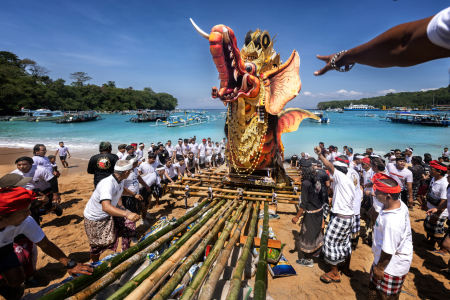 Semangat Gotong Royong Dalam Ritual Ngaben