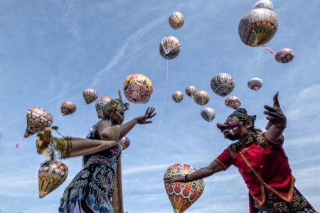 Lengger dan Balon Tradisional Wonosobo