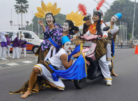 Gembira dengan Budaya Indonesia