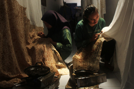 Batik Tulis Bahan Alami