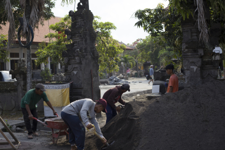 Renovasi sekolah