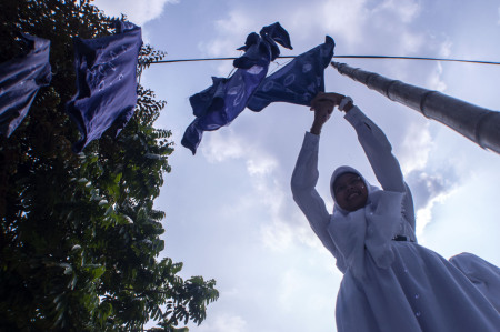 Menjemur Batik Buatan Sendiri