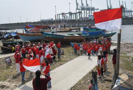 UPACARA HUT RI ANAK-ANAK PESISIR JAKARTA