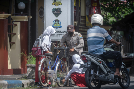 Menjaga dan merawat Tunas Bangsa