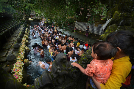 Melukat Tirta Empul