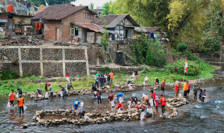 Bersih Bersih Sungai