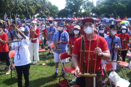 Melestarikan Permainan Tradisional