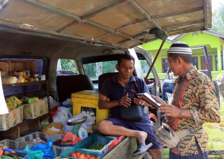 Cari Rezeki Keliling Kampung Jualan Sembako