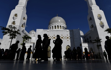 Merawat Semangat Keberagaman dan Toleransi Masjid Raya Sheikh Zayed Surakarta