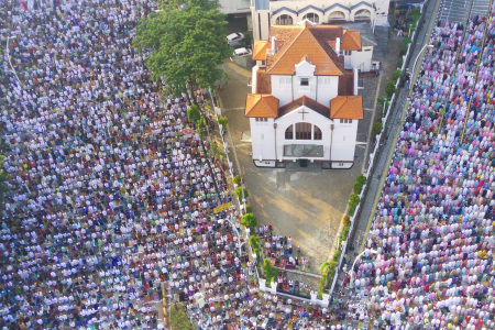 Shalat Idul Adha di Dekat Gereja Koinonia Jatinegara