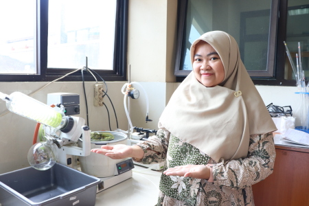 Melakukan supervisi terhadap penggunaan alat rotary evaporator