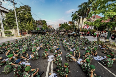1000 TNI Membatik