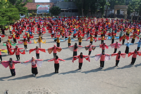 Semangat Ratusan Guru TK Berlatih Menari Masal