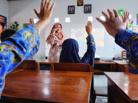 Guru Melek Teknologi di masa kini demi memajukan pendidikan Indonesia #KitaSATU