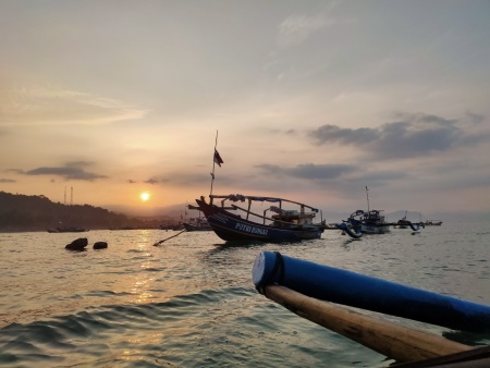Suasana Pagi Para Nelayan di daerah Pantai Sukabumi, Jawa Barat
