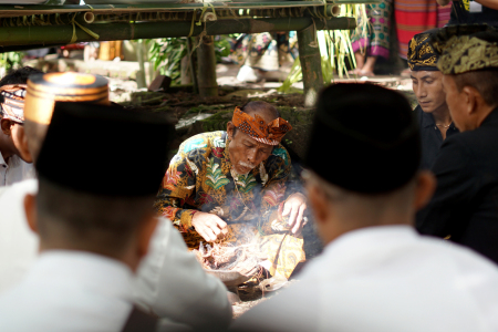 Ritual Adat Nunas Nede Lombok