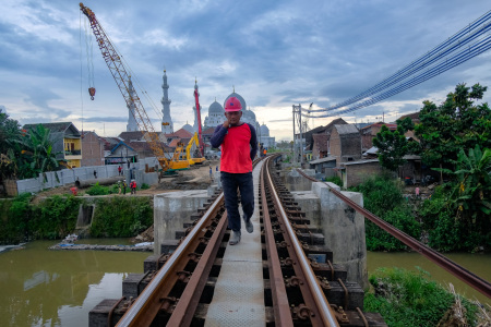 Rel Ganda Untuk Masa Depan Bangsa