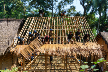 Semangat Gotong Royong Masyarakat Baduy