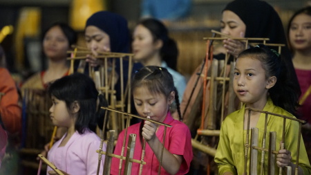 Pelestarian Alat Musik Tradisional Angklung