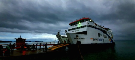 Kapal Penyebrangan Aceh Besar
