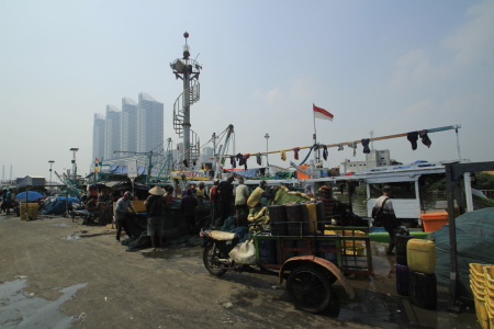 Suasana Dermaga T Pelabuhan Muara Angke..