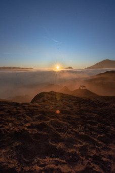Keindahan Matahari Terbit Di Gunung Bromo