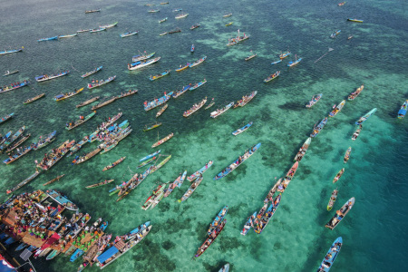 Parade Perahu Suku Bajo